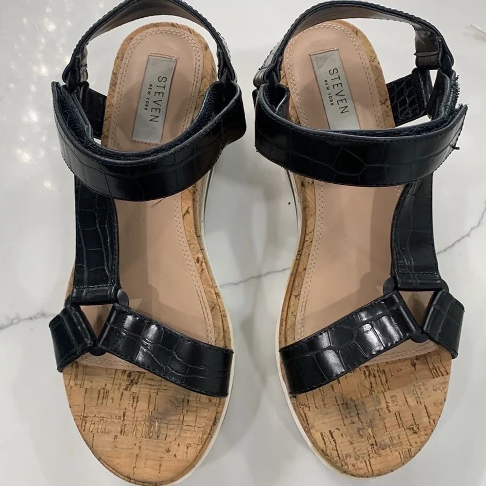 Steven New York Mimich‎ Women’s Embossed Wedge. Size 8